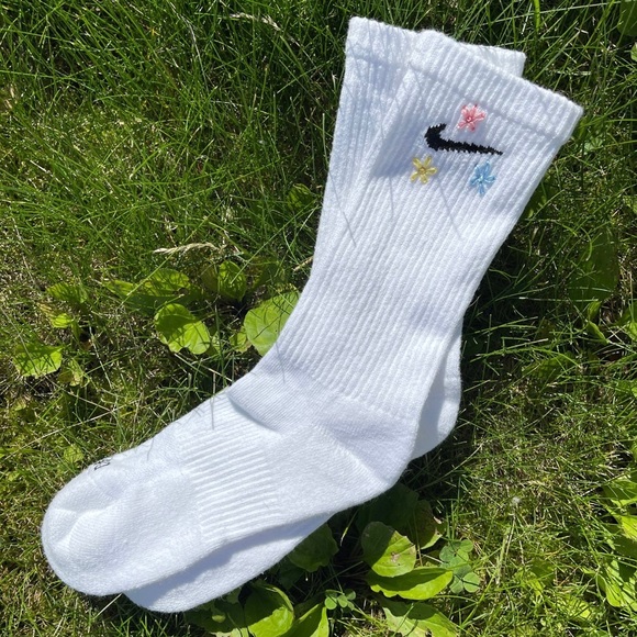 Custom Nike Flower Embroidered Socks - Picture 2 of 2